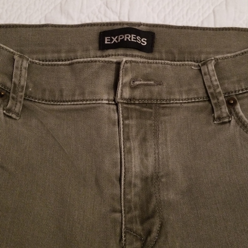 Express size 8 army green jeans